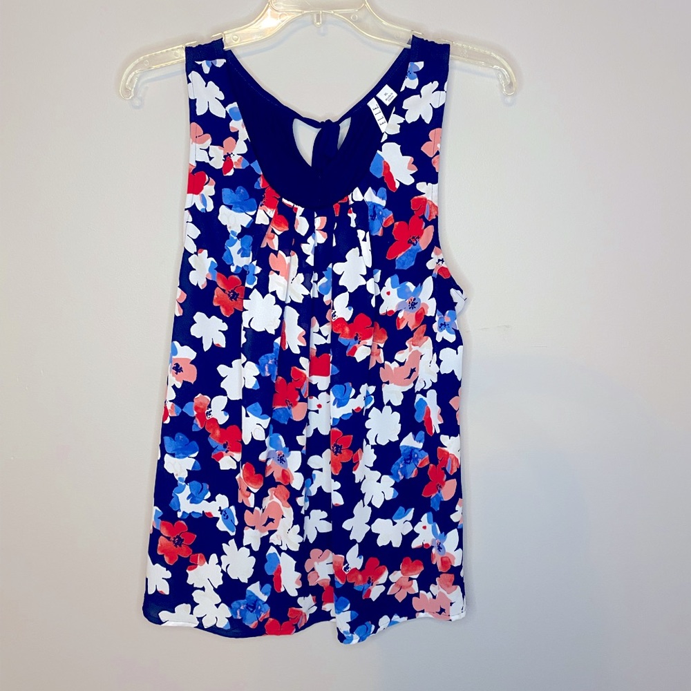 Elle floral sleeveless top. Like new
